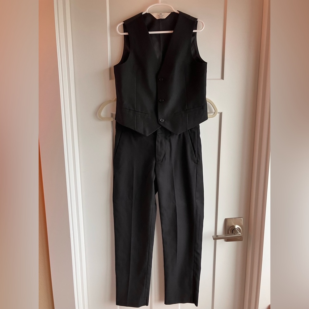 📚BACK TO SCHOOL BOYS HAUL🍎 
H&M Black Vest & Pants Special Occasion Set